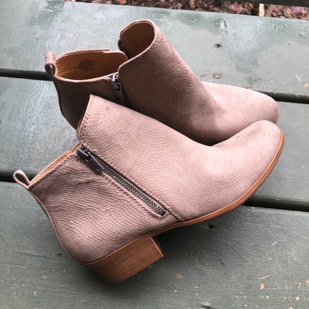 Lucky Basel bootie leather size 5